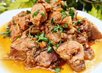 Χοιρινή τηγανιά με πράσο