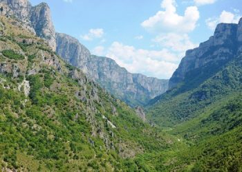 Χριστουγεννιάτικη κατάργηση δύο φορέων διαχείρισης προστατευόμενων περιοχών σε Πίνδο και Τζουμέρκα