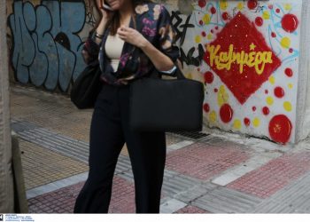 Τέλη κινητής τηλεφωνίας: Πώς κάνουν αίτηση για απαλλαγή οι συνδρομητές 15-29