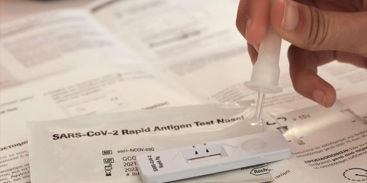 Aπό σήμερα η δωρεάν διάθεση self test σε μαθητές και εκπαιδευτικούς