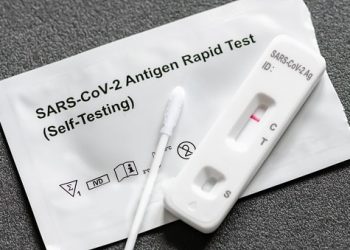 ΕΦΚΑ: Πληρώνει 5νθήμερη άδεια μόνο με μοριακό τεστ