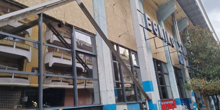 Ενεργειακή και αισθητική αναβάθμιση στην αίθουσα στίβου στους “Ζωσιμάδες”