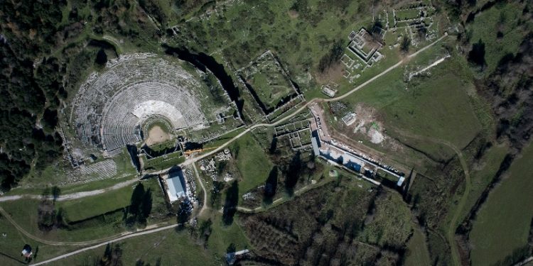 arxaio-theatro-Dodonis