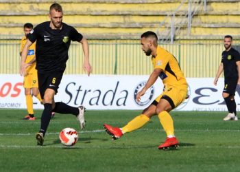 “Λευκές” ισοπαλίες για Καραϊσκάκη Άρτας και Θεσπρωτό στην Super League 2