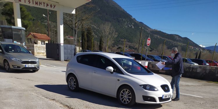 Εξόρμηση στο στρατόπεδο “Κατσιμήτρου” το ΚΚΕ