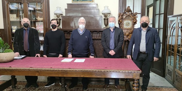 Μνημόνιο συνεργασίας με επιχειρήσεις για πράσινες πολιτικές και ανάπτυξη ΑΠΕ