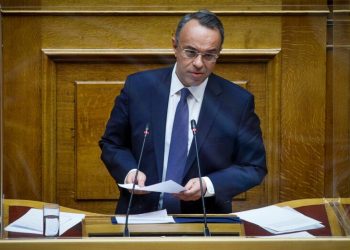 Σταϊκούρας: Ανοικτό το ενδεχόμενο μείωσης του ΦΠΑ στα τρόφιμα