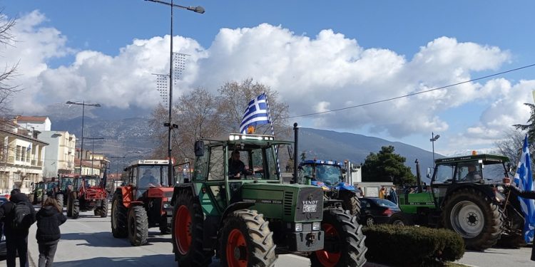 Στους δρόμους των Ιωαννίνων αγρότες και κτηνοτρόφοι (φωτορεπορτάζ)
