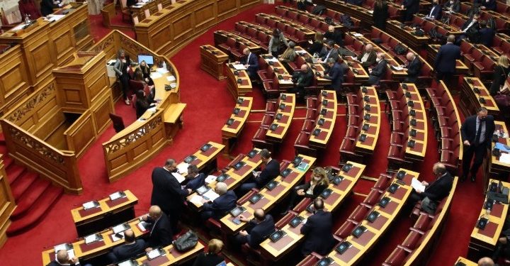 Ψηφίστηκε το νομοσχέδιο για τον ΕΦΚΑ