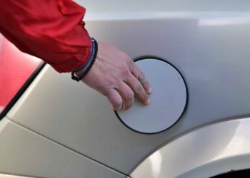 “Φωτιά” στα καύσιμα: Ακριβότερη η μετακίνηση και η θέρμανση για τα νοικοκυριά