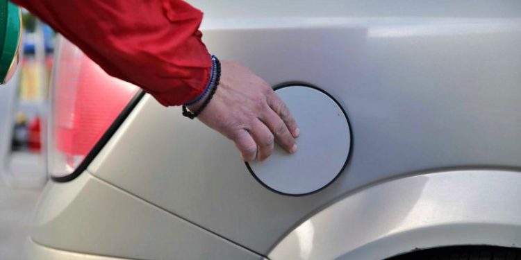 “Φωτιά” στα καύσιμα: Ακριβότερη η μετακίνηση και η θέρμανση για τα νοικοκυριά