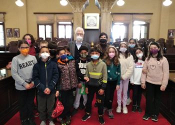 Στο Δημαρχείο μαθητές από το 9ο Διαπολιτισμικό