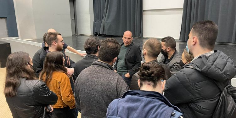 Ο Βαρουφάκης για ακρίβεια, εκλογές, κυβερνητικές συνεργασίες και ιδιωτικοποιήσεις