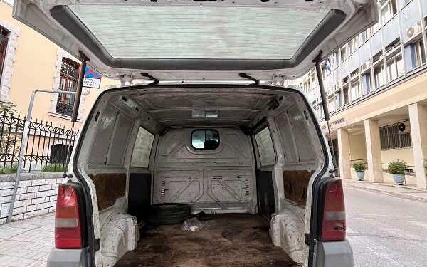 17 ΜΕΤΑΝΑΣΤΕΣ