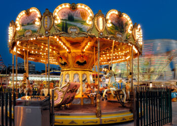 louna-park-carousel
