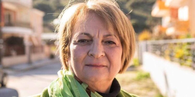 ΝΤΙΝΑ-ΜΠΑΚΟΛΑ