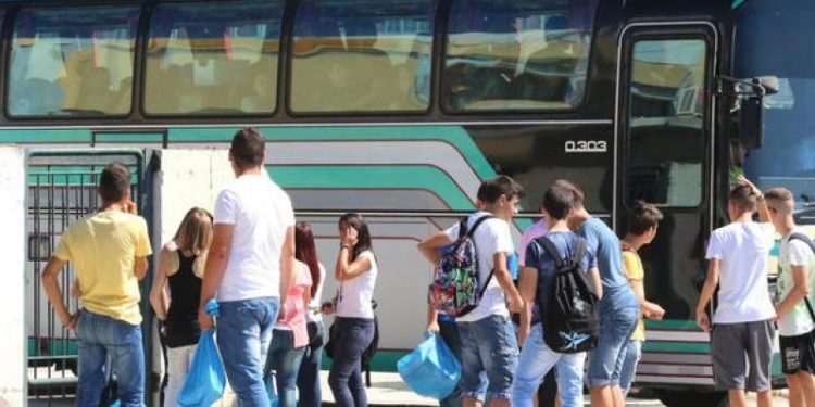 sxolikes-ekdromes-750x375