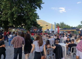 Πλήθος κόσμου στην έναρξη του Φεστιβάλ Καντίνας