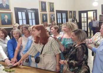 orkomosia-bss1okpapa_edited-750x375