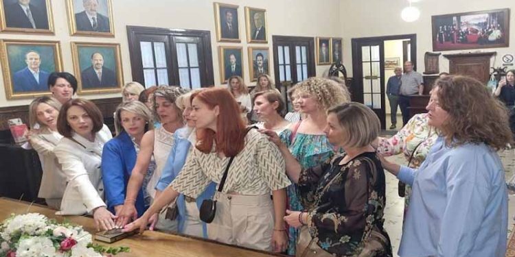 orkomosia-bss1okpapa_edited-750x375