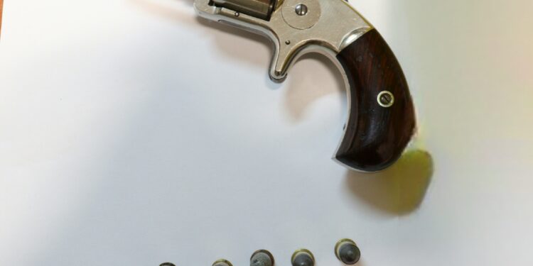 Μπήκε να ληστέψει ηλικιωμένο στη Χίνκα και ο ιδιοκτήτης τον σκότωσε