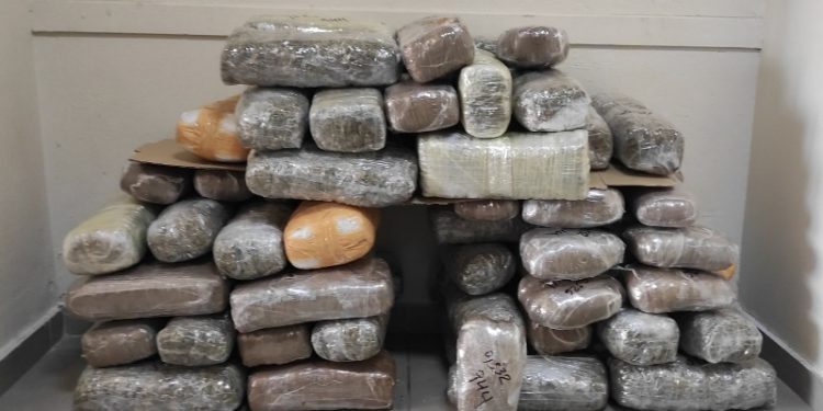 Κατάσχεση μεγάλης ποσότητας ναρκωτικών σε πολυτελές τζιπ