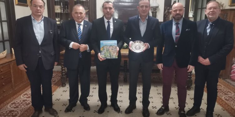 Ακόμα πιο στενή η συνεργασία μεταξύ Ιωαννίνων και Λεμεσού