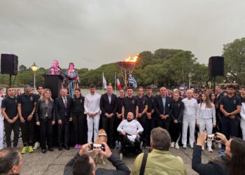 Τα Γιάννενα υποδέχτηκαν με θέρμη την Ολυμπιακή Φλόγα