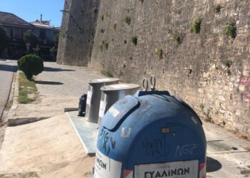 Δύο μικρές κινήσεις που άλλαξαν την εικόνα στα τείχη του Κάστρου