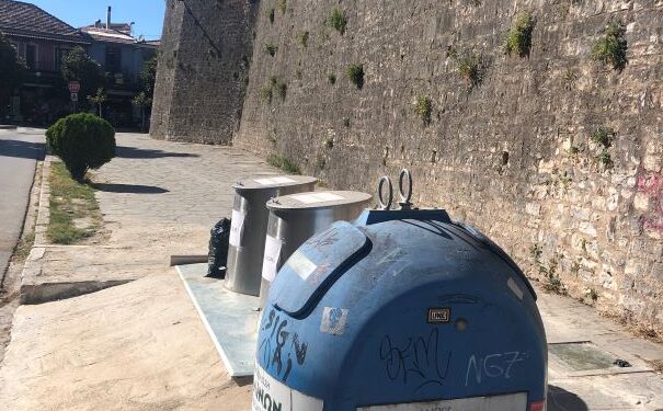 Δύο μικρές κινήσεις που άλλαξαν την εικόνα στα τείχη του Κάστρου