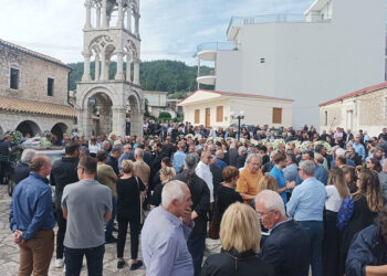 Πλήθος κόσμου “αποχαιρέτισε” τον Δήμαρχο Ζηρού
