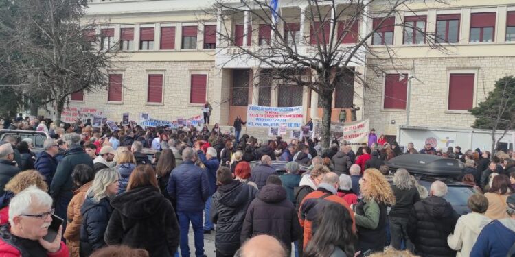 Όλοι οι δρόμοι οδηγούν στην πλατεία…