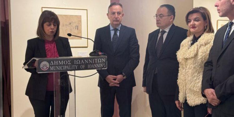 Η Πρόεδρος της Δημοκρατίας εγκαινίασε την έκθεση «Η Ελλάδα μέσα από τα πρωτοσέλιδα των ευρωπαϊκών εφημερίδων»