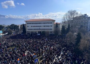 Πρωτοφανής κινητοποίηση στη μνήμη των θυμάτων των Τεμπών