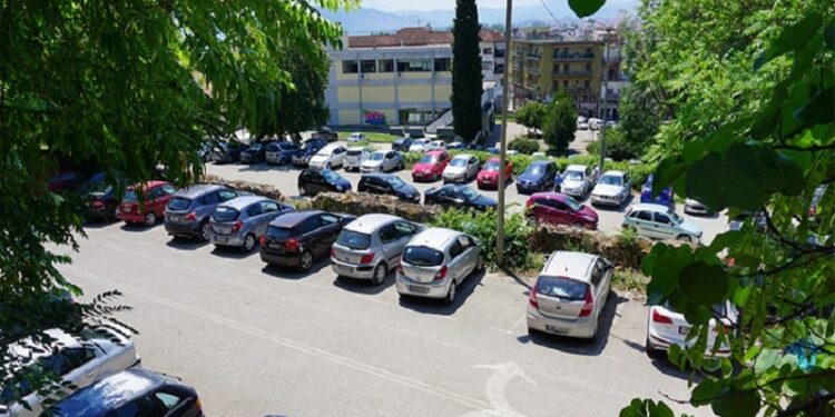 Αναβαθμίζεται το πάρκινγκ στα “Λιθαρίτσια” και ο αύλειος χώρος στο Πνευματικό Κέντρο