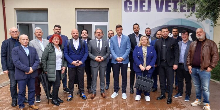 Δίαυλοι επικοινωνίας και συνεργασίας με την Αλβανία