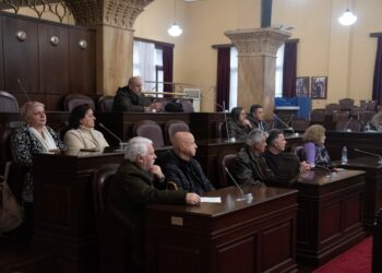 Συνάντηση με Διευθυντές Λυκείων και του Δημοτικού Συμβουλίου Νέων