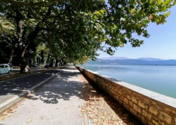 Με αλλαγές στη χάραξη η σύνδεση δομής Κατσικά με τον παραλίμνιο πεζόδρομο