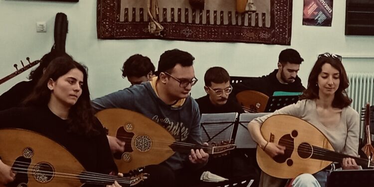 Λόγια Μουσική της Πόλης – Τραγούδια και σκοποί της Ελληνικής Ανατολής”