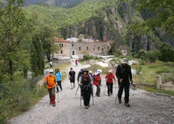 Μπαίνει τάξη στην διαδρομή προς τη Μονή Στομίου