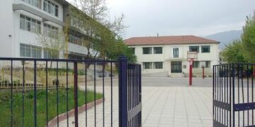 9 ανοιχτές αυλές για το καλοκαίρι