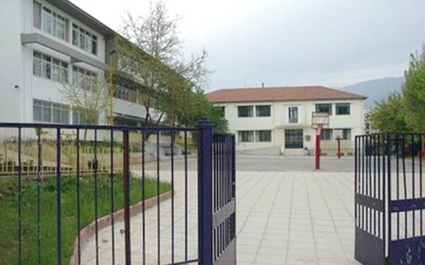 9 ανοιχτές αυλές για το καλοκαίρι