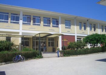 Ποιο είναι το Δημόσιο συμφέρον, Πανεπιστήμιο ή ξενοδοχείο;