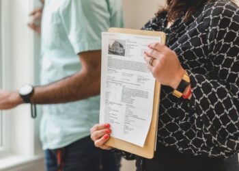 Υπηρεσίες και οφέλη που μπορείτε να αποκομίσετε από την επίσκεψή σας, σε ένα μεσιτικό γραφείο