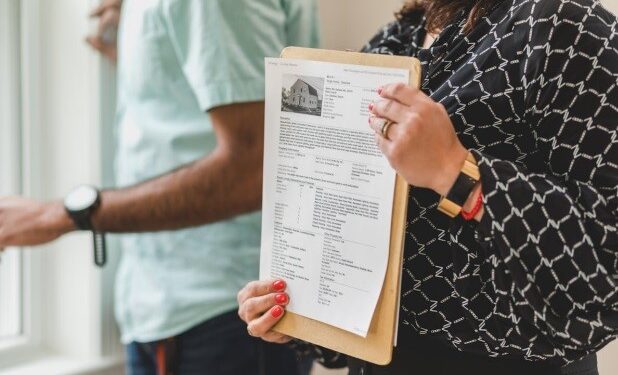 Υπηρεσίες και οφέλη που μπορείτε να αποκομίσετε από την επίσκεψή σας, σε ένα μεσιτικό γραφείο