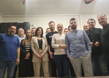 Στηρίζει τη διατήρηση των περιφερειακών Δ.Ο.Υ.
