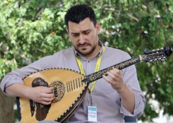 Η μουσική της Ηπείρου  στο  Lowell Folk Festival της Μασαχουσέτης από τον Βασίλη Κώστα