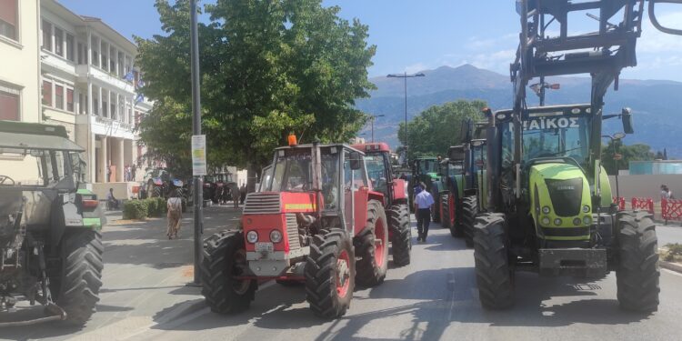 Τρακτέρ με… στόχο “Δωδώνη”, ΔΕΥΑΙ και Δήμο