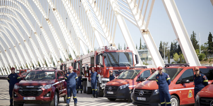 12 νέα πυροσβεστικά οχήματα για την Ήπειρο, τα μισά στα Γιάννενα 