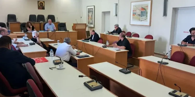 Δεν γνωρίζει σε ποιον ανήκει το ΑΦΜ από το Μέτσοβο